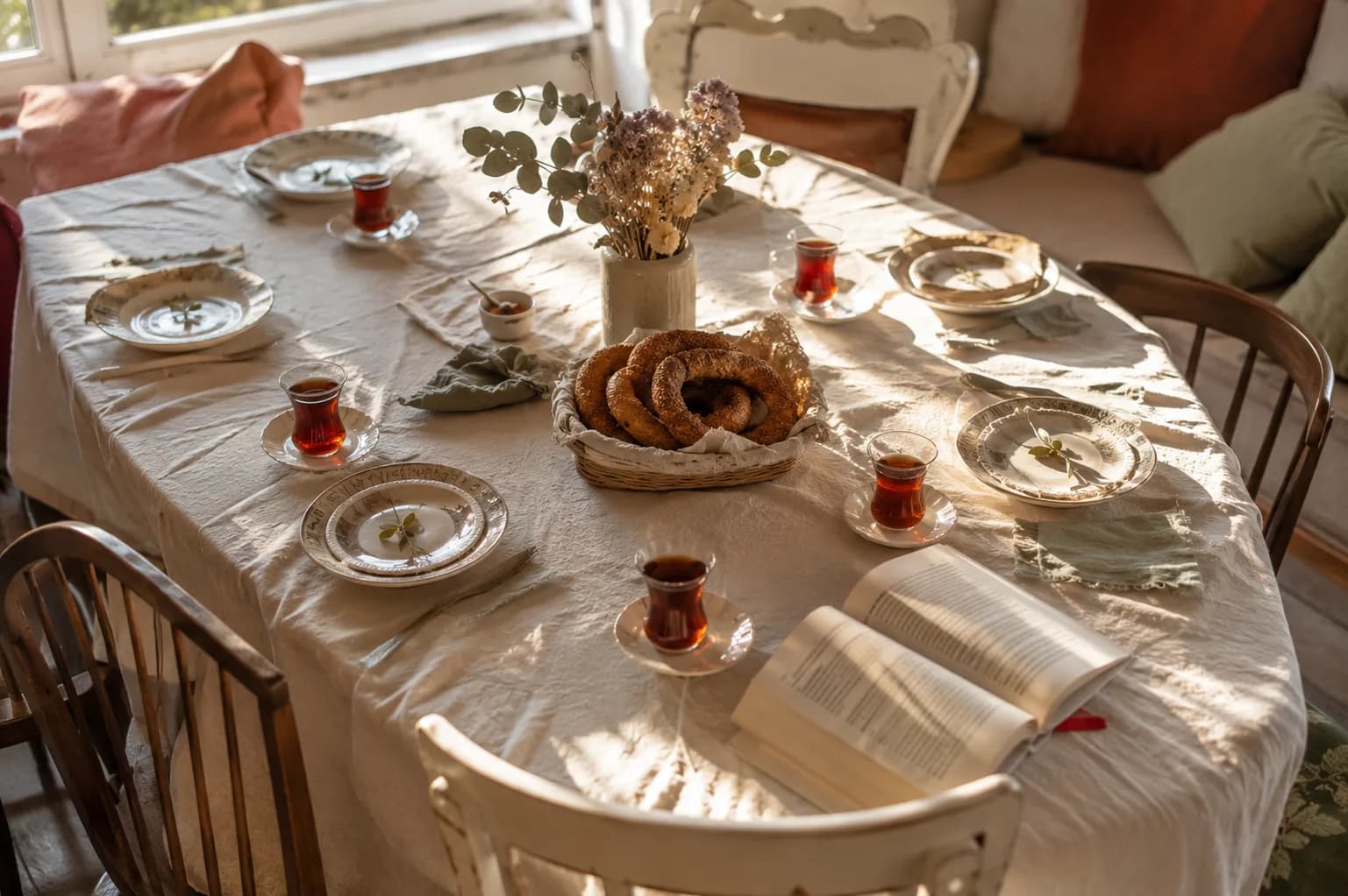 Çeşmebaşı topluluğundan sıcak bir çay sofrası